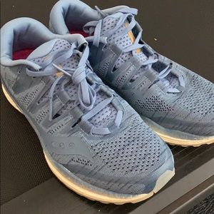 Saucony freedom iso running sneakers sz9